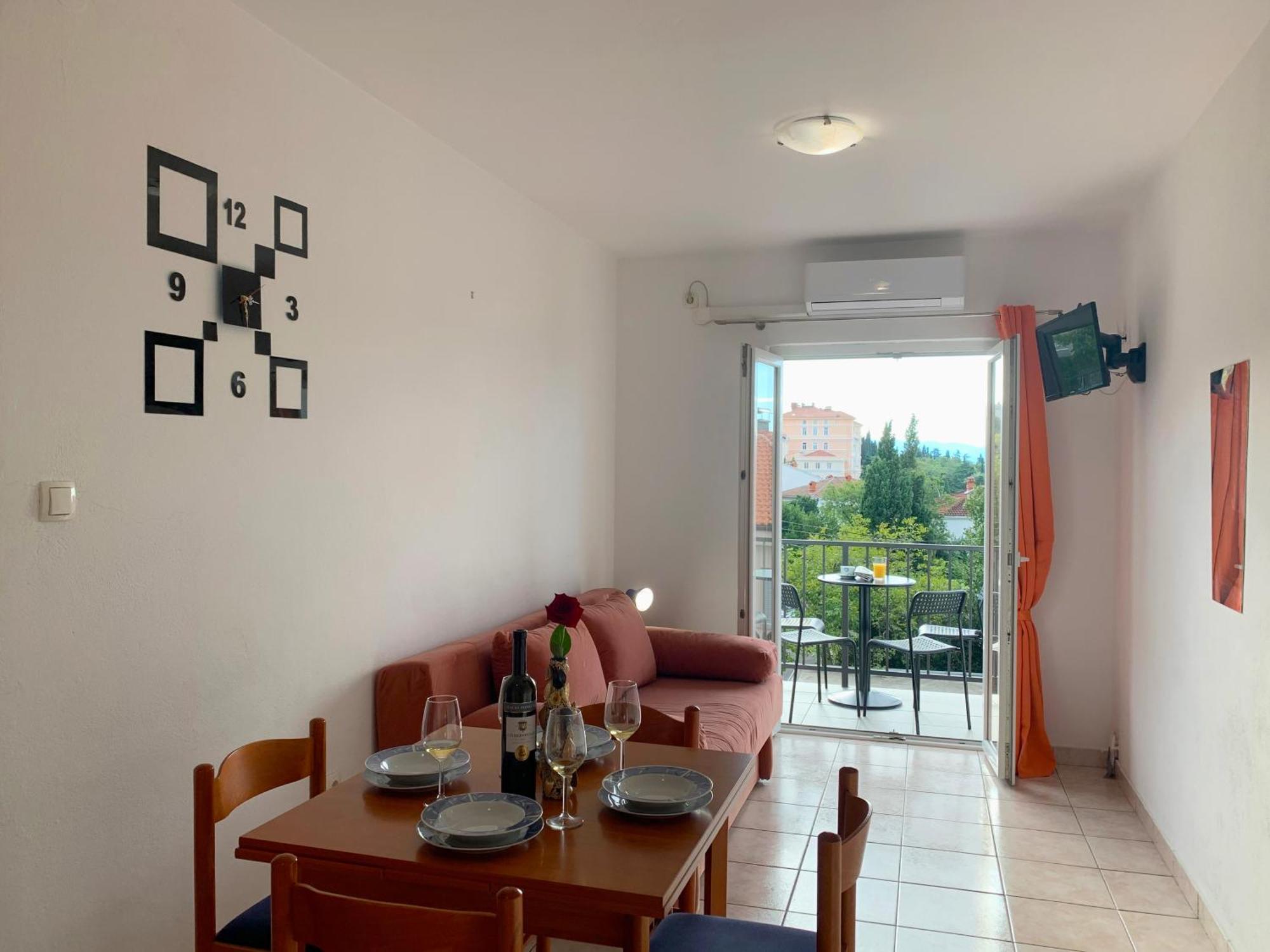 Apartment Julija *